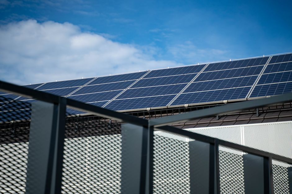 Commercial rooftop solar PV array